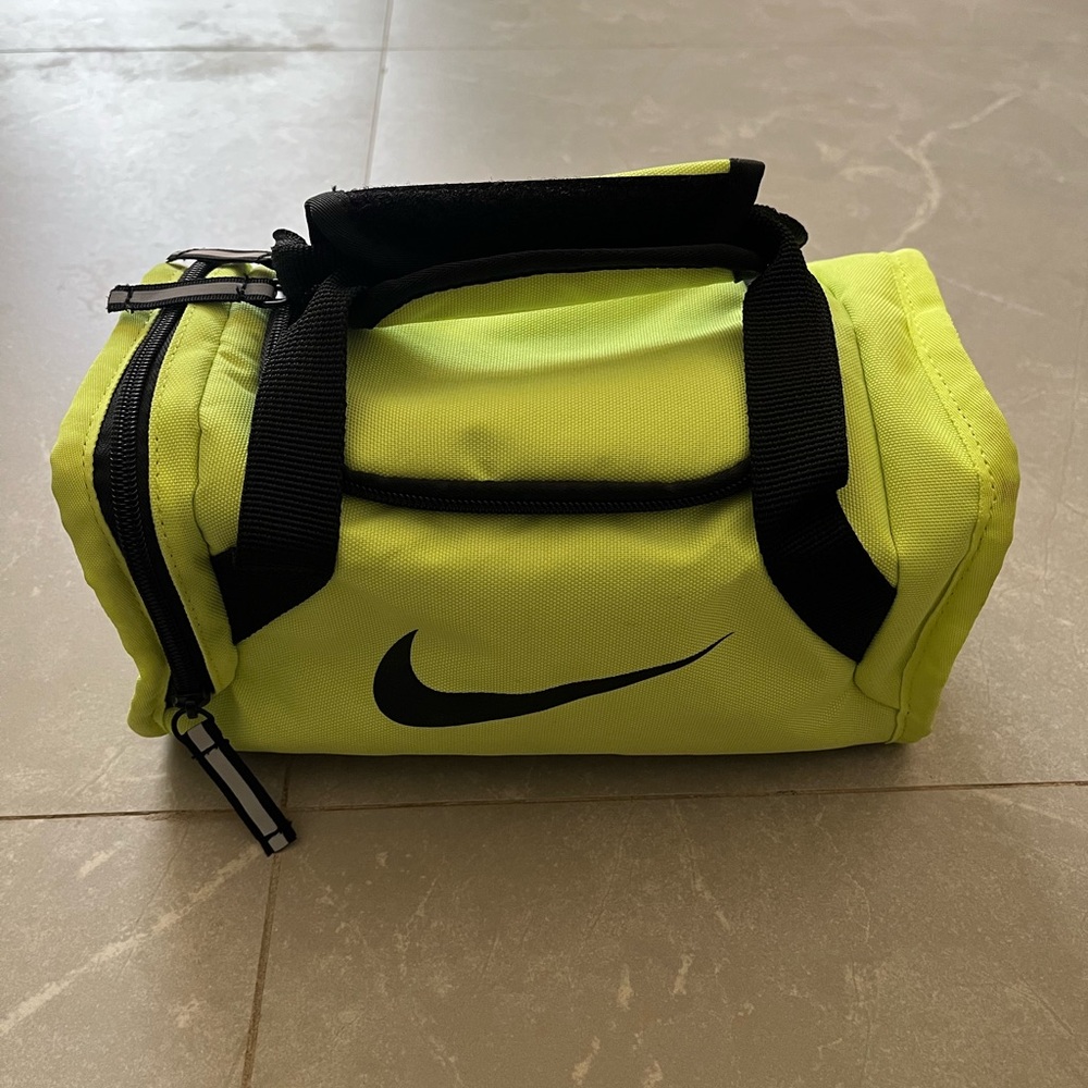 Nike Rare Insulated Neon Green Lunch Bag